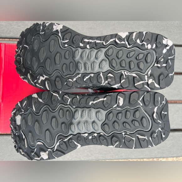 Women’s New Balance Fresh Foam Garoé 7.5 NWT - Picture 5 of 9